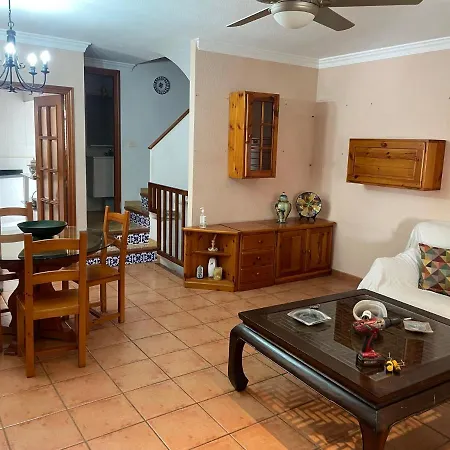 Holiday home Adosado Con Piscina Y Tenis